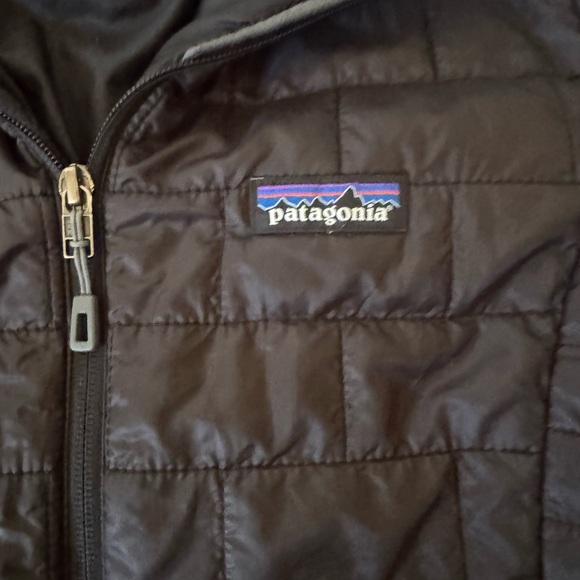 Patagonia Women's Black Puffer Jacket - Picture 6 of 10